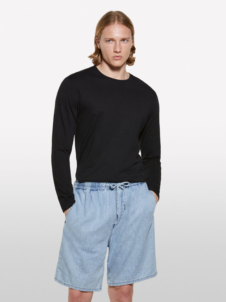 Langärmeliges T-Shirt slim fit in Schwarz - langärmeliges t-shirt für herren - Schwarz | Sisley image number 4